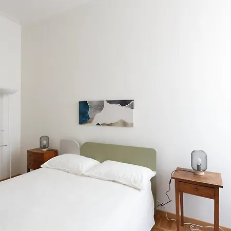 Renovated 3 Bedroom In The Center Apartment