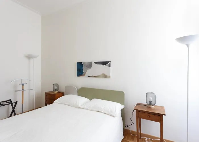 Renovated 3 Bedroom In The Center Apartment