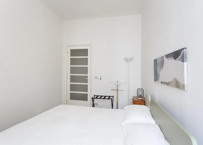 Apartment Renovated 3 Bedroom In The Center *