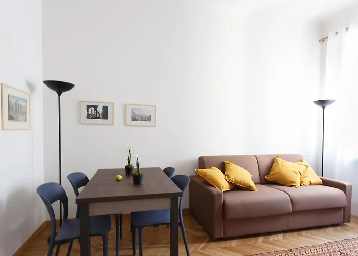 Renovated 3 Bedroom In The Center