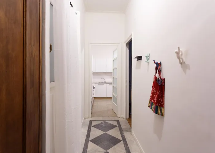 Renovated 3 Bedroom In The Center