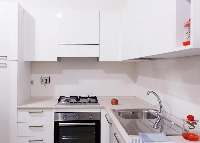 Renovated 3 Bedroom In The Center شقة *